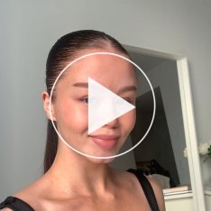 Women sharing their experience with Nanolash